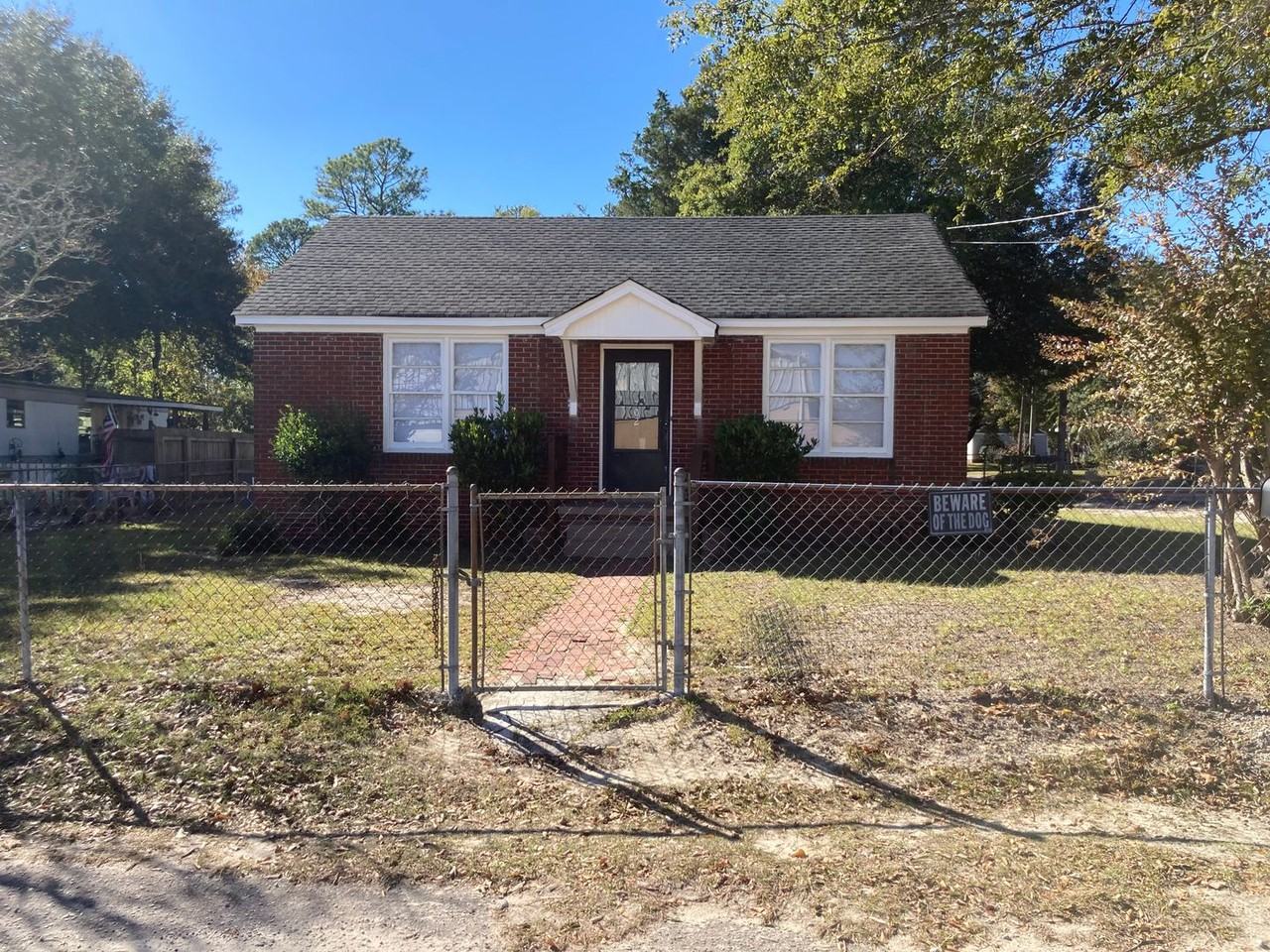 702 White Ave - Photo 2 of 19