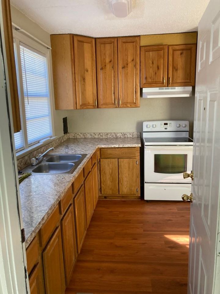 702 White Ave - Photo 5 of 19