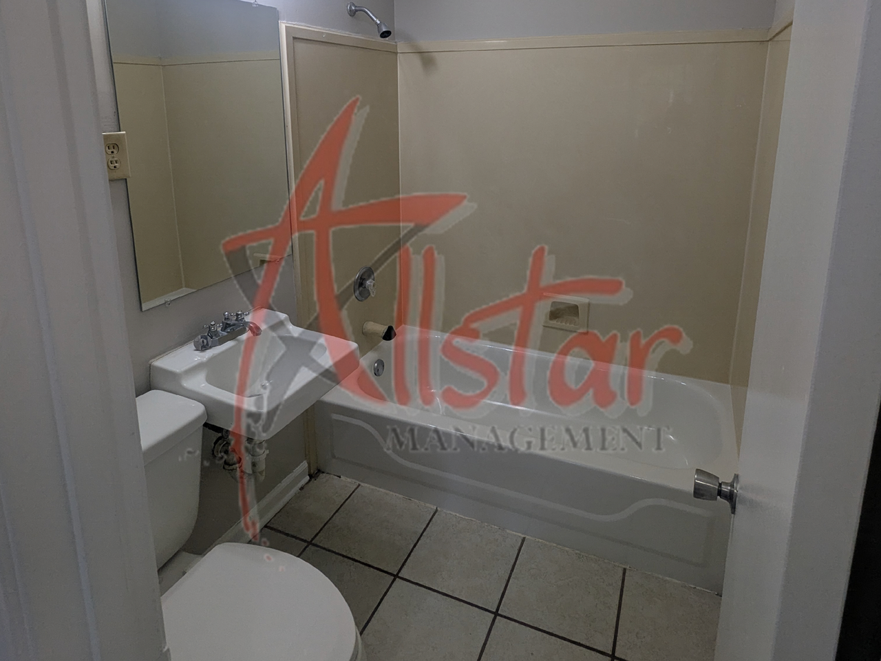1699 Whitehead Dr - Photo 4 of 8