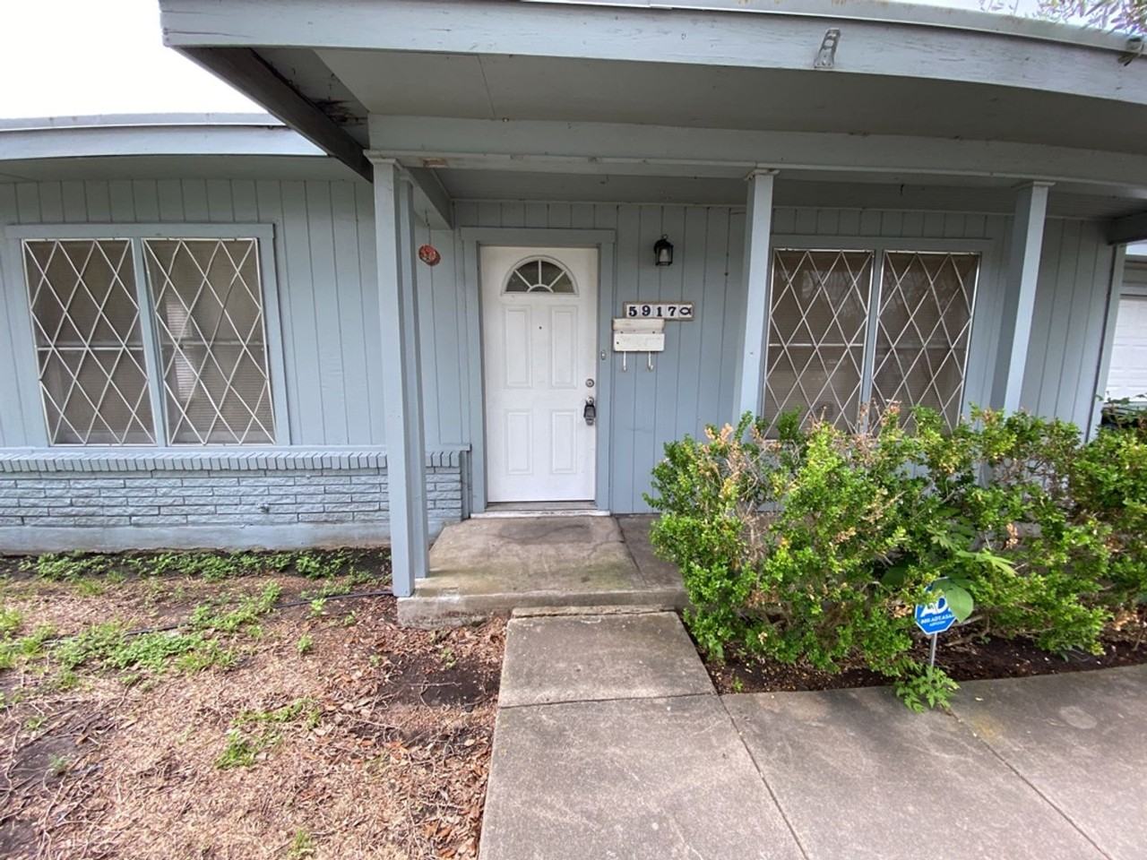 5917 Kimbrough Dr - Photo 2 of 14