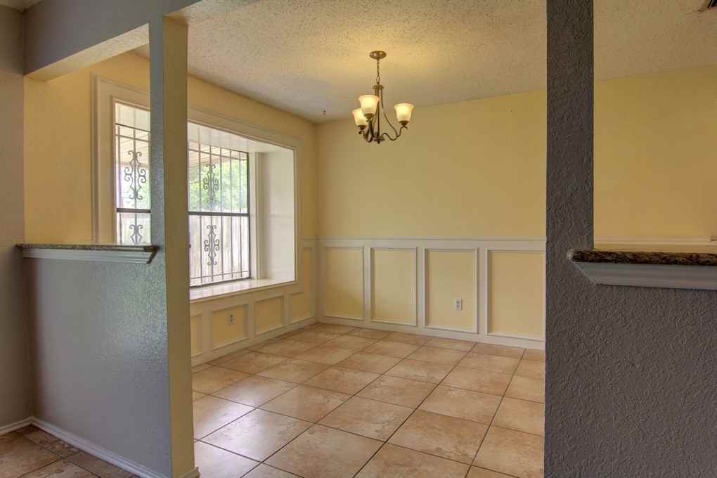 7125 Laramie Ln - Photo 3 of 16