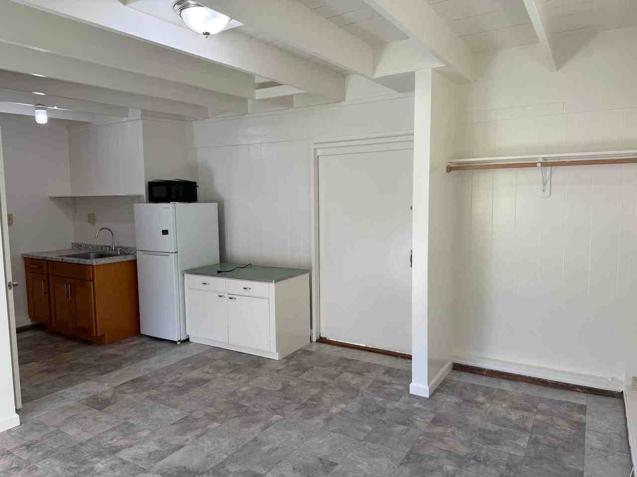 2214 California Ave - Photo 5 of 10