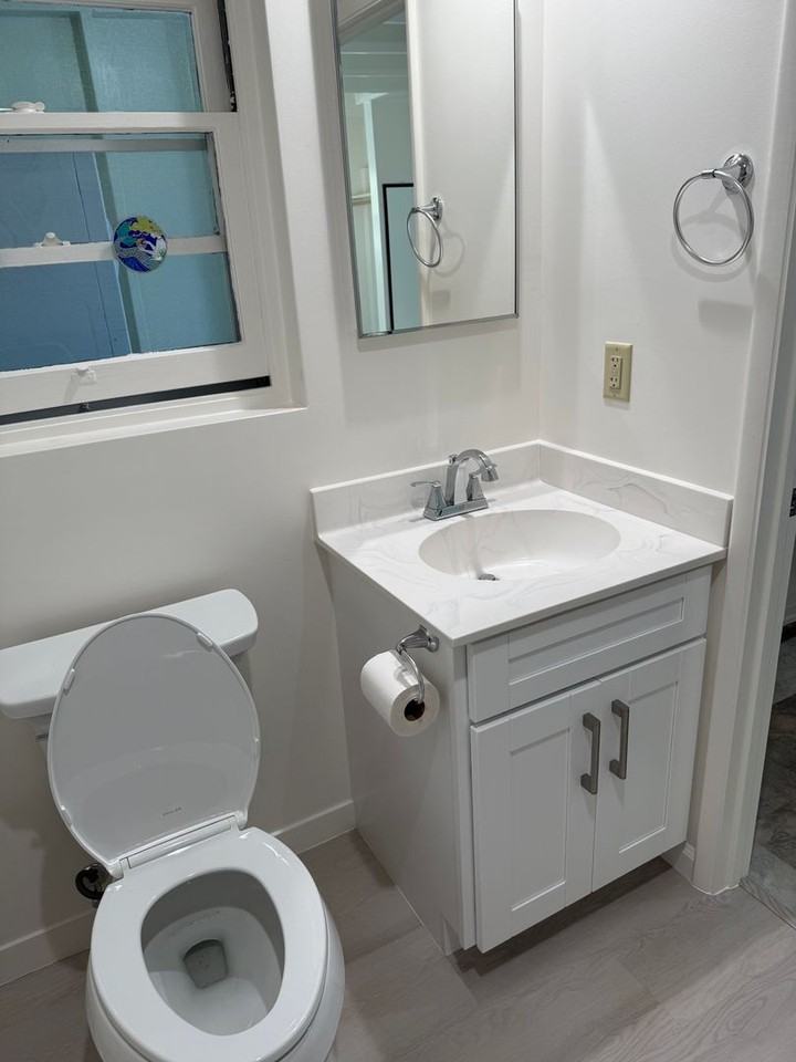 2214 California Ave - Photo 6 of 10