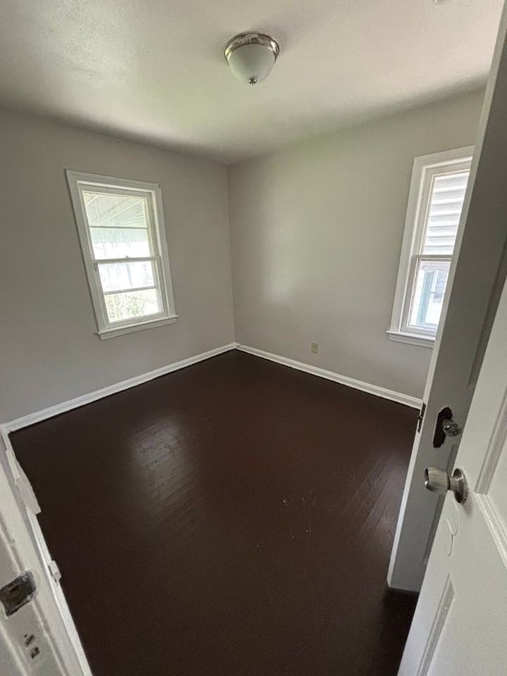 9334 Mccracken Blvd - Photo 7 of 12