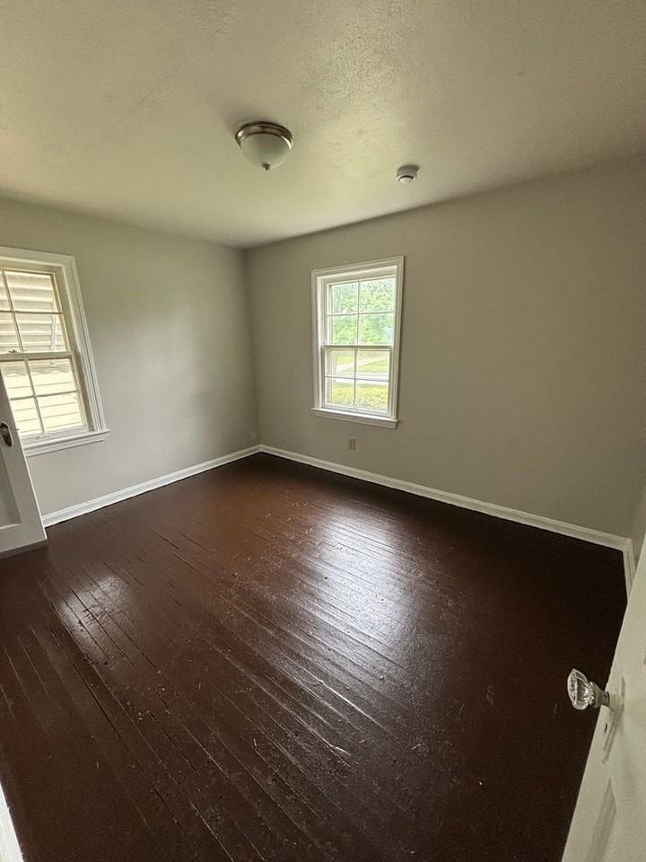 9334 Mccracken Blvd - Photo 7 of 14