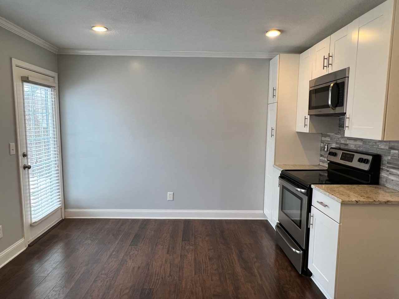84 Nw Main St - Photo 4 of 14