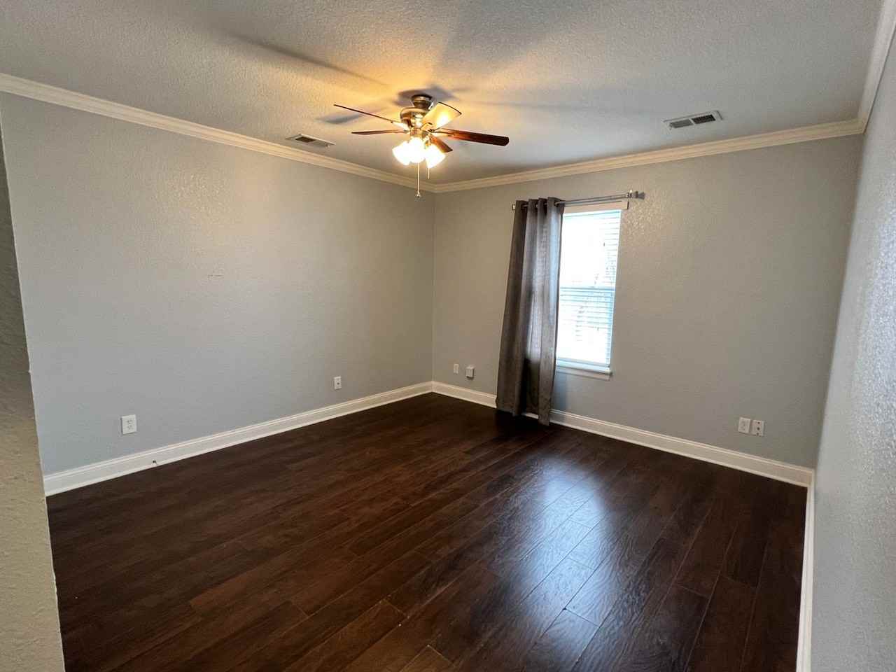 84 Nw Main St - Photo 6 of 14