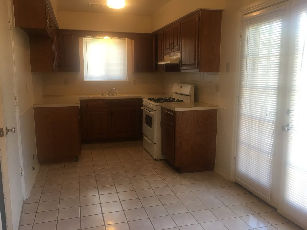 12173 E 23rd St - Photo 3 of 11