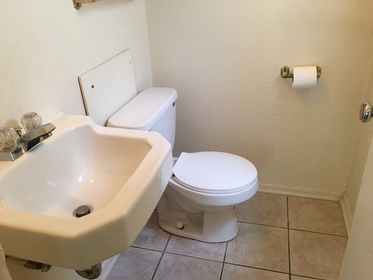 12173 E 23rd St - Photo 6 of 11