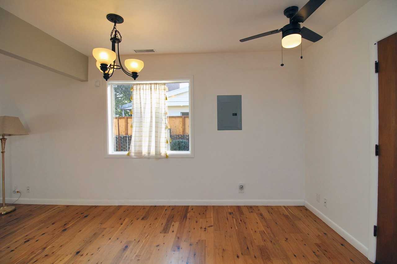 2923 Ne 92nd Ave - Photo 6 of 24
