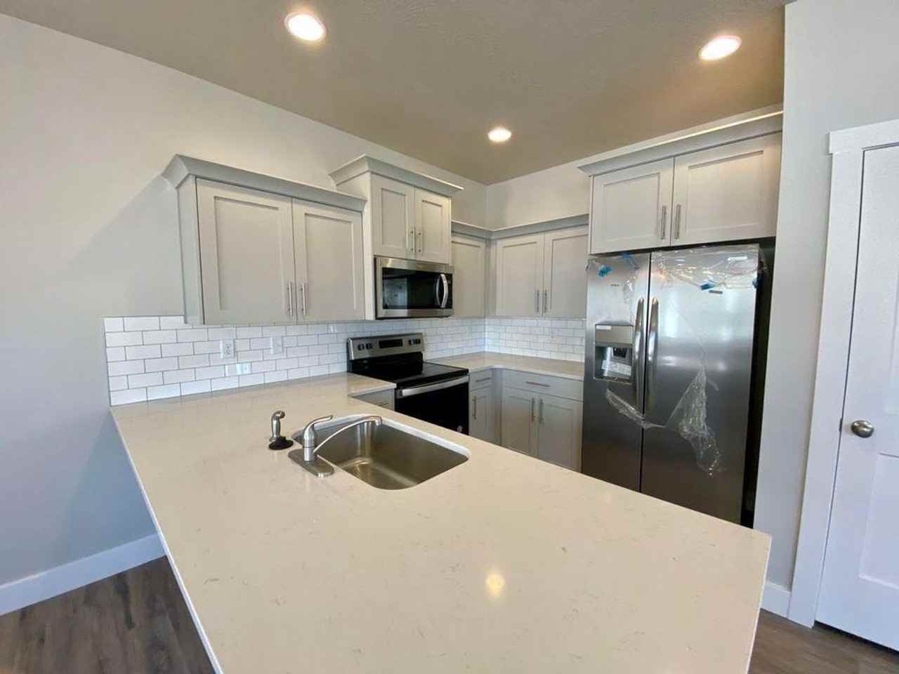 2664 S 2250 W #204 - Photo 4 of 16