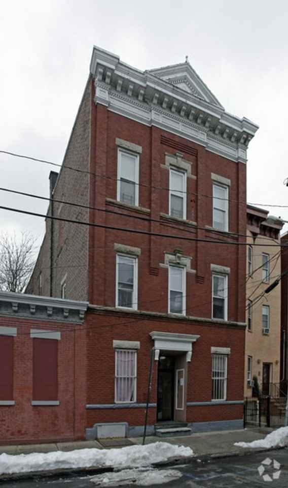 507-26th Street - Photo 2 of 2