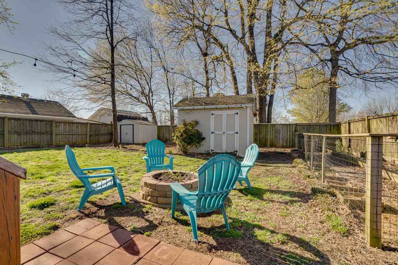 307 W Graham St - Photo 2 of 25