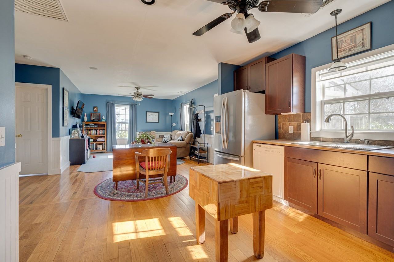307 W Graham St - Photo 6 of 25