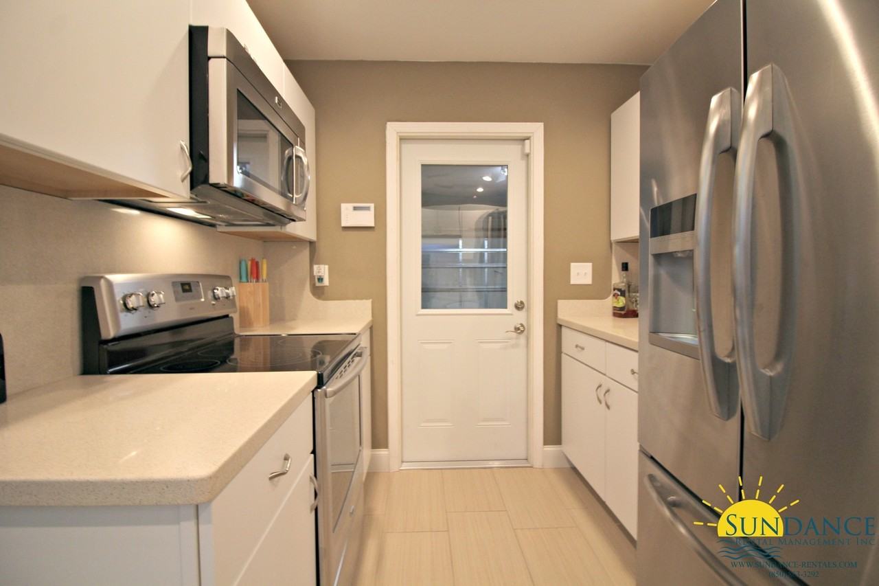 1005 High Grove Ct - Photo 4 of 14