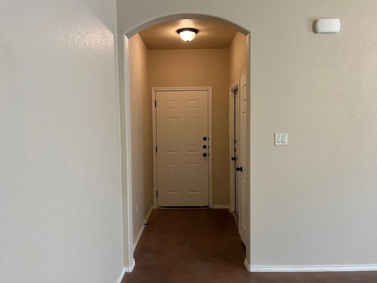 700 Saengerhalle Rd - Photo 4 of 30