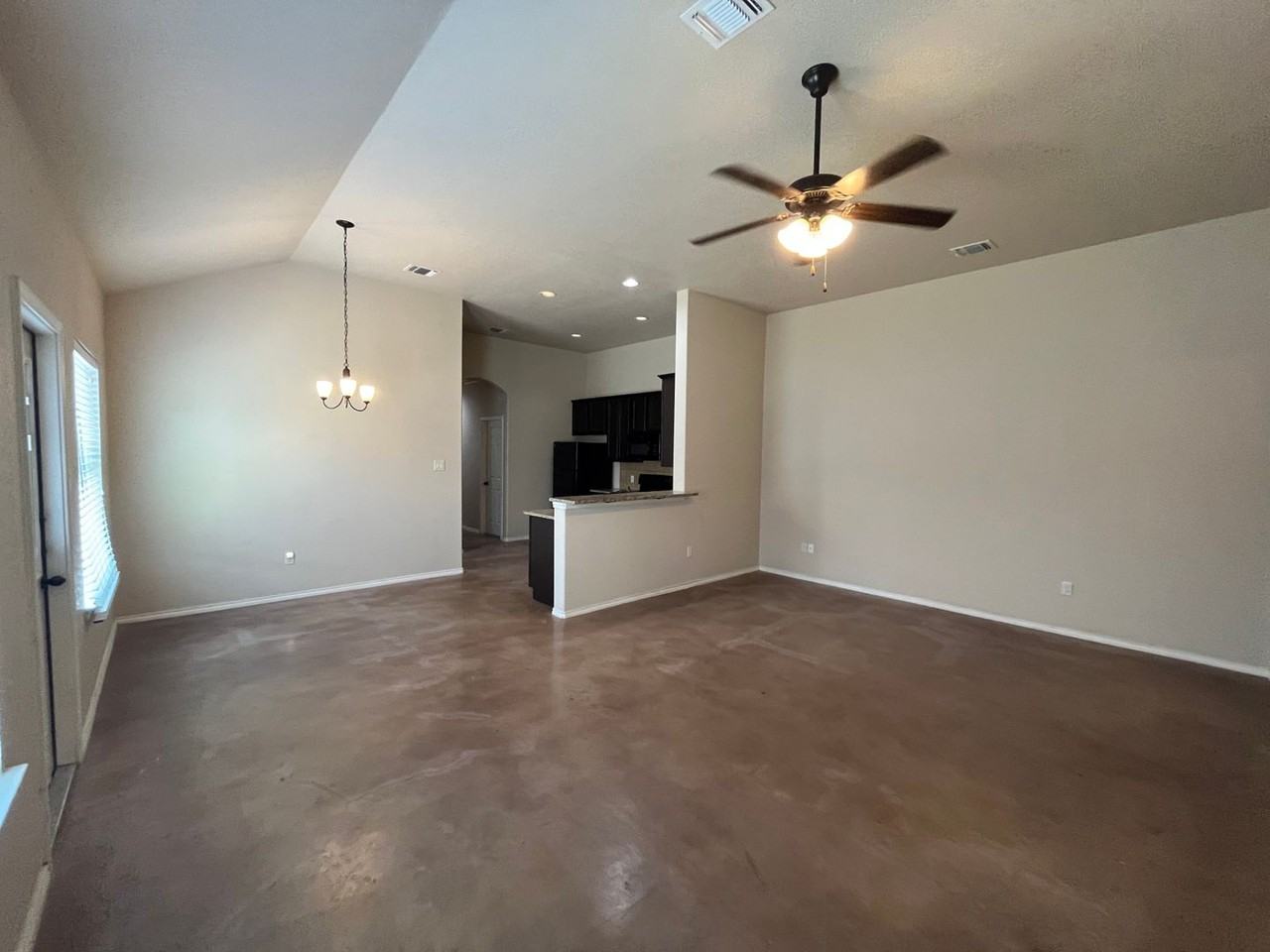 700 Saengerhalle Rd - Photo 7 of 30