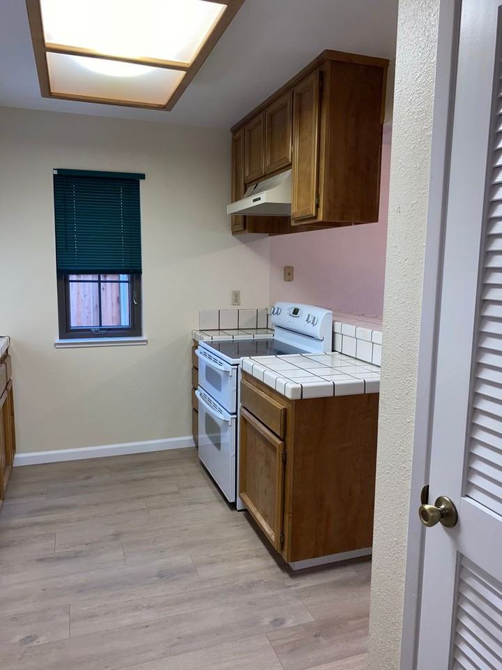 6609 Crestham Ct - Photo 3 of 11