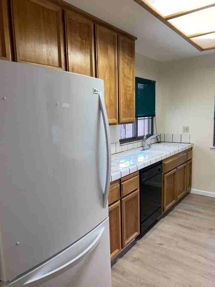 6609 Crestham Ct - Photo 5 of 11