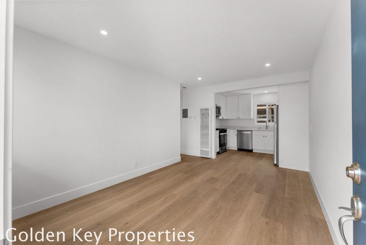 1931 S Tremont St #C - Photo 2 of 19