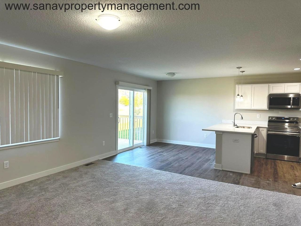 1065 Hamilton Rd - Photo 5 of 7
