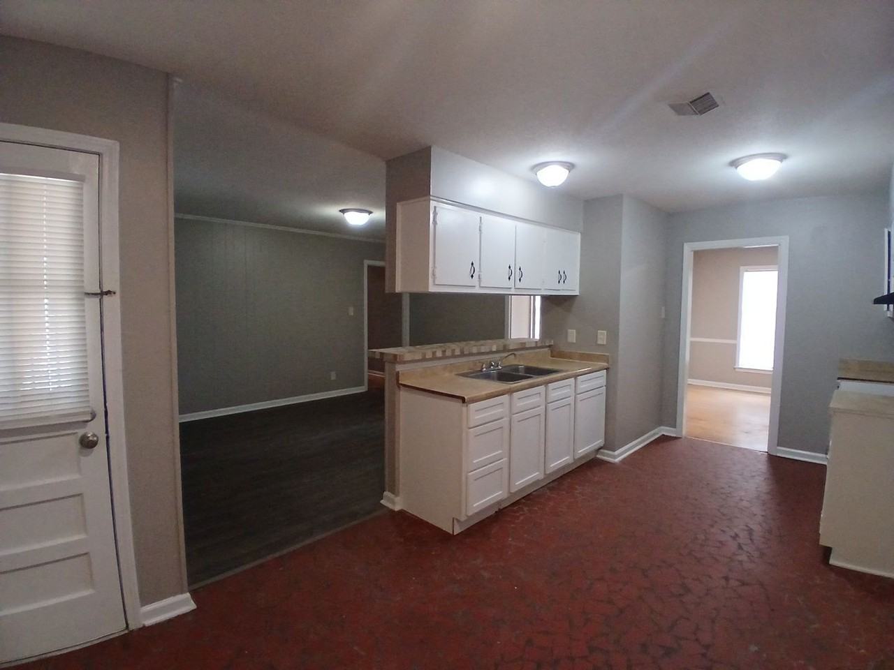 4701 Blanding Cv - Photo 2 of 13