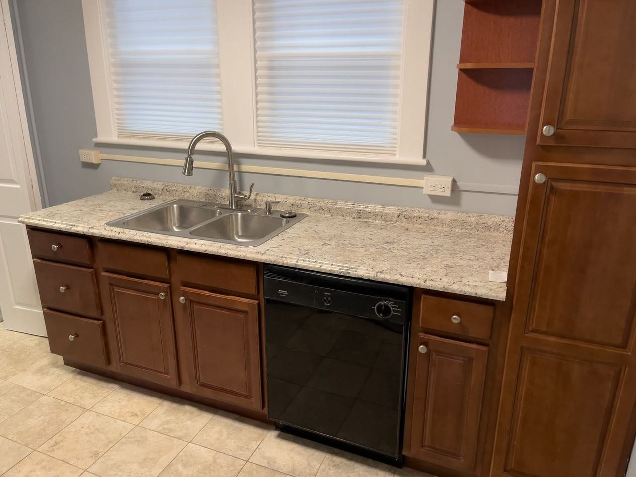 680 Fayette St - Photo 5 of 12