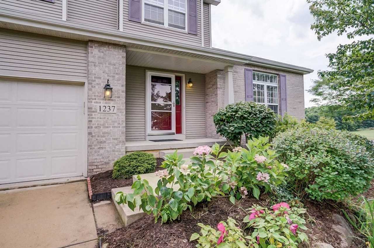 1237 Jasmine Dr - Photo 2 of 37