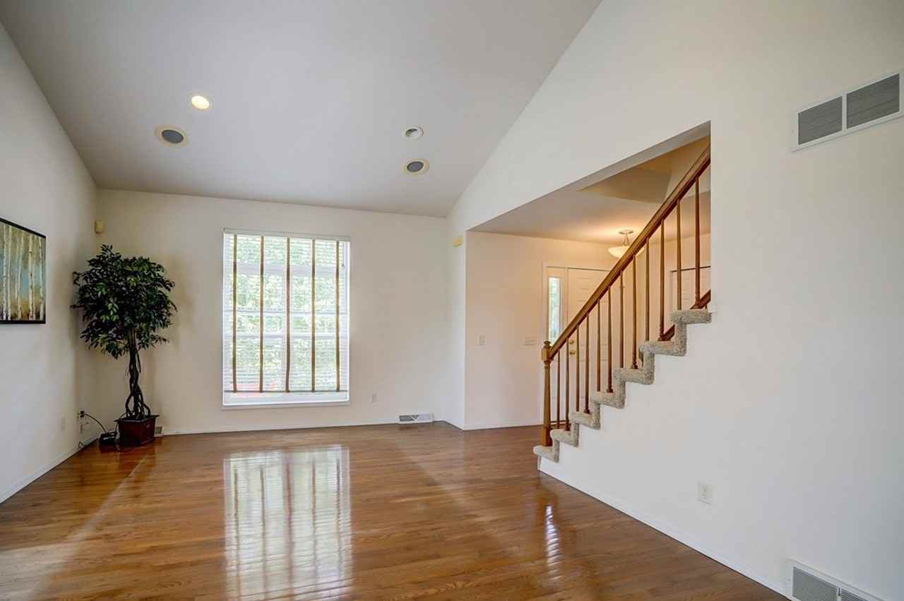 1237 Jasmine Dr - Photo 5 of 37