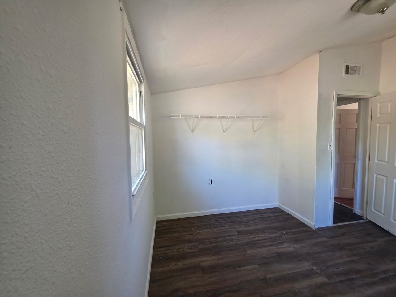 2712 S Boeke Rd - Photo 4 of 21