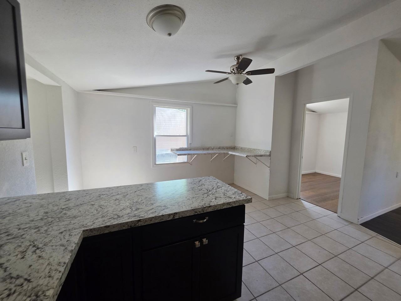 2712 S Boeke Rd - Photo 6 of 21