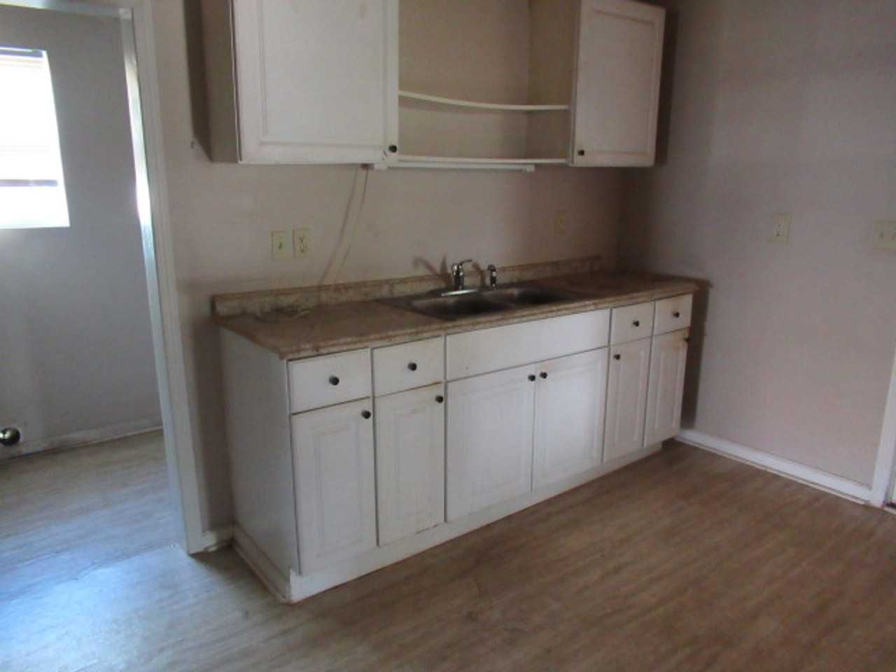 5 Henry St #B - Photo 5 of 17