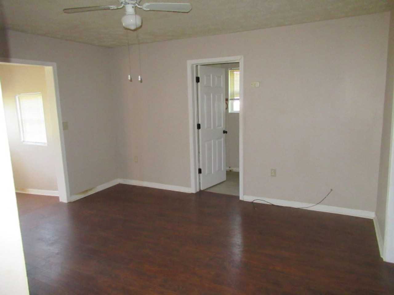 5 Henry St #B - Photo 7 of 17
