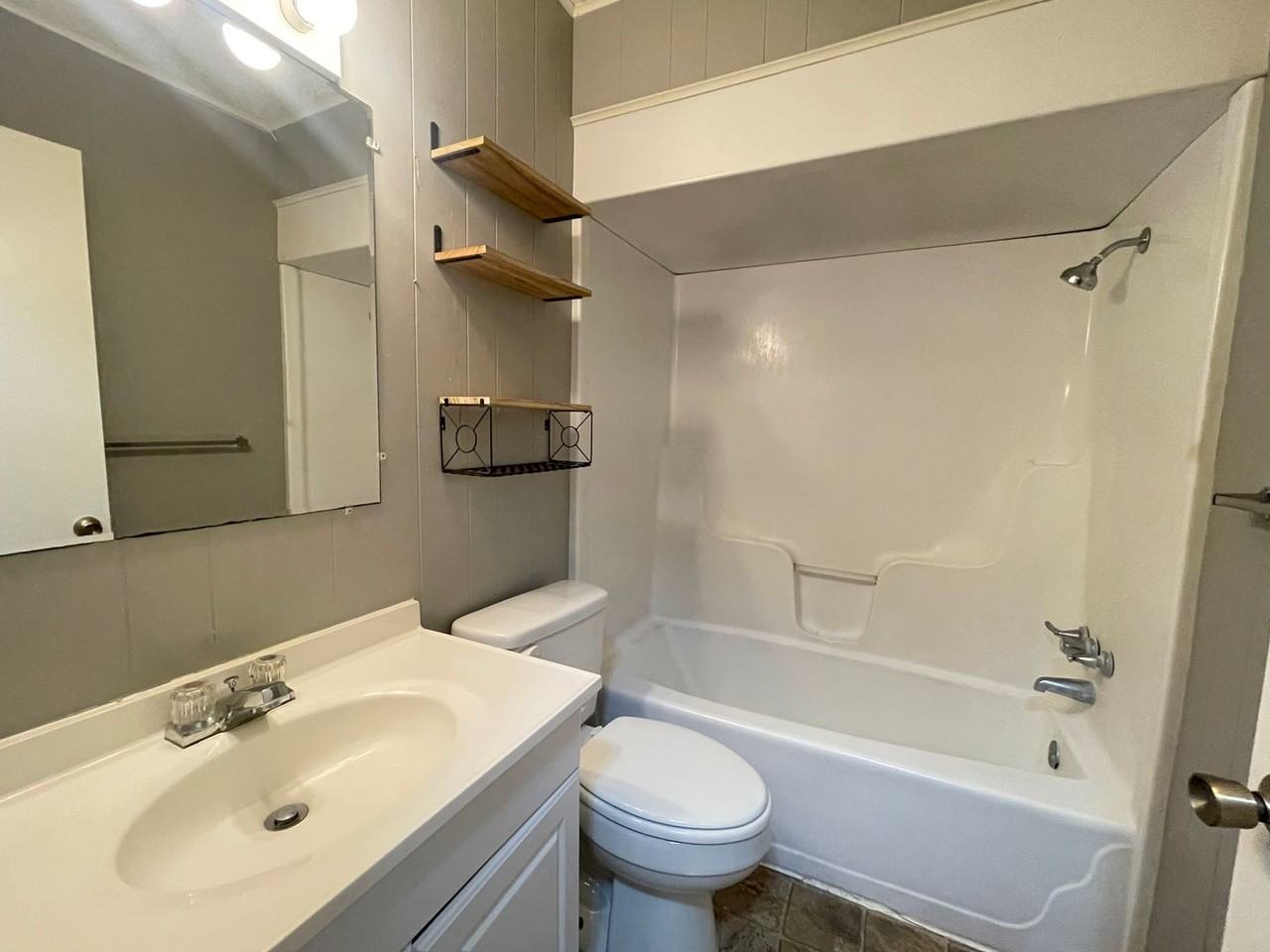 4511 W 3rd St - Photo 4 of 10