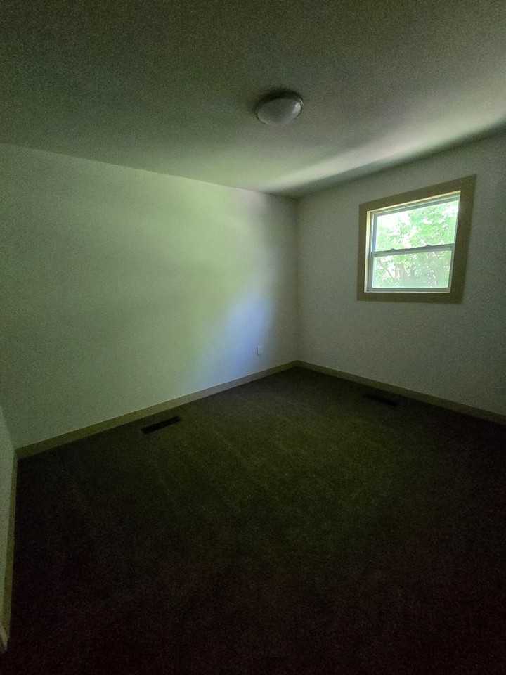 3317 Se Bryant St - Photo 3 of 7