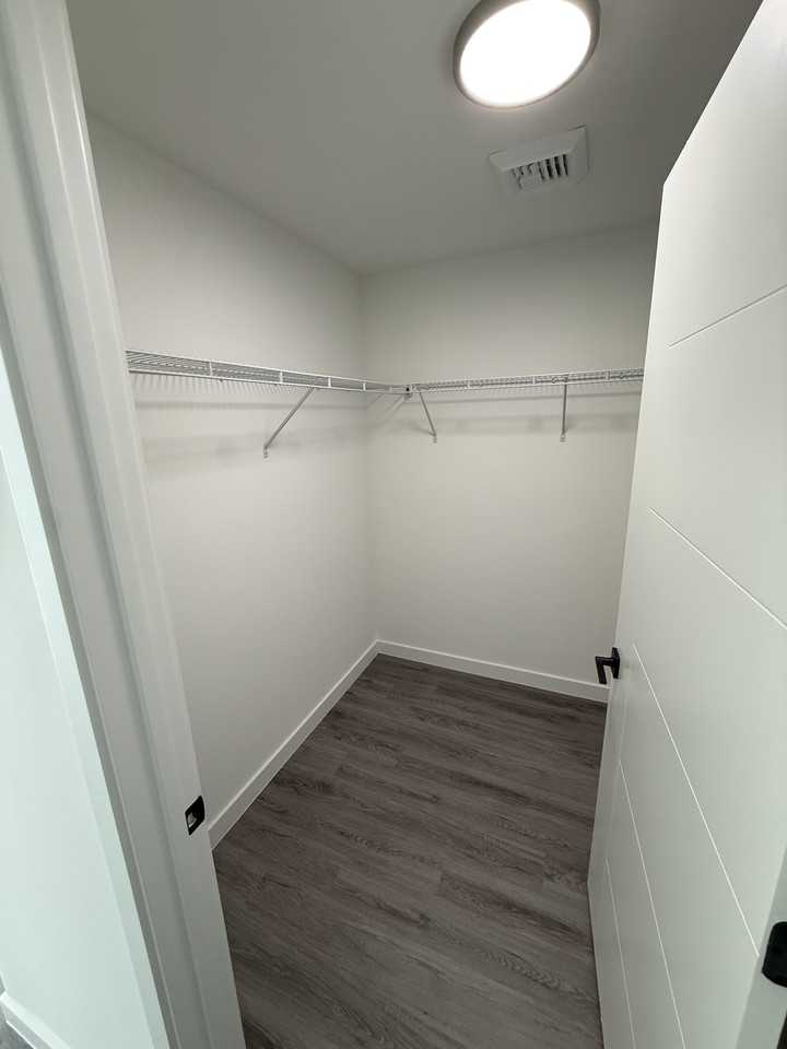 114 Northeast 22nd Street #B - Photo 2 of 8