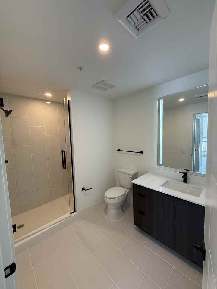 114 Northeast 22nd Street #B - Photo 7 of 8