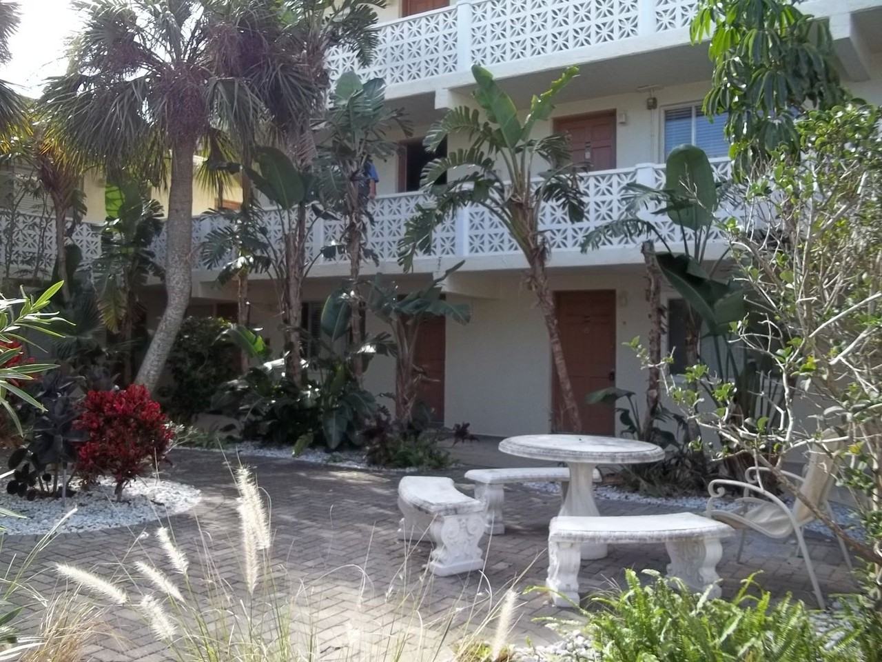 102 S Peninsula Dr - Photo 5 of 12