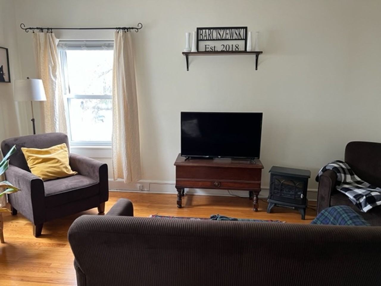 204 S Jefferson St - Photo 2 of 13