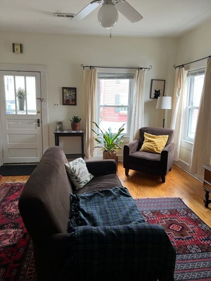 204 S Jefferson St - Photo 3 of 13