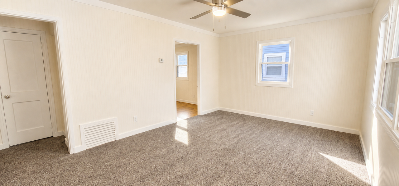 311 N 36th St - Photo 2 of 6