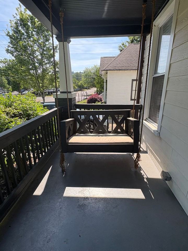 2110 Vine St - Photo 3 of 18