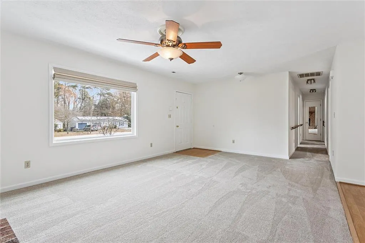 1604 Colonial Ave - Photo 6 of 21