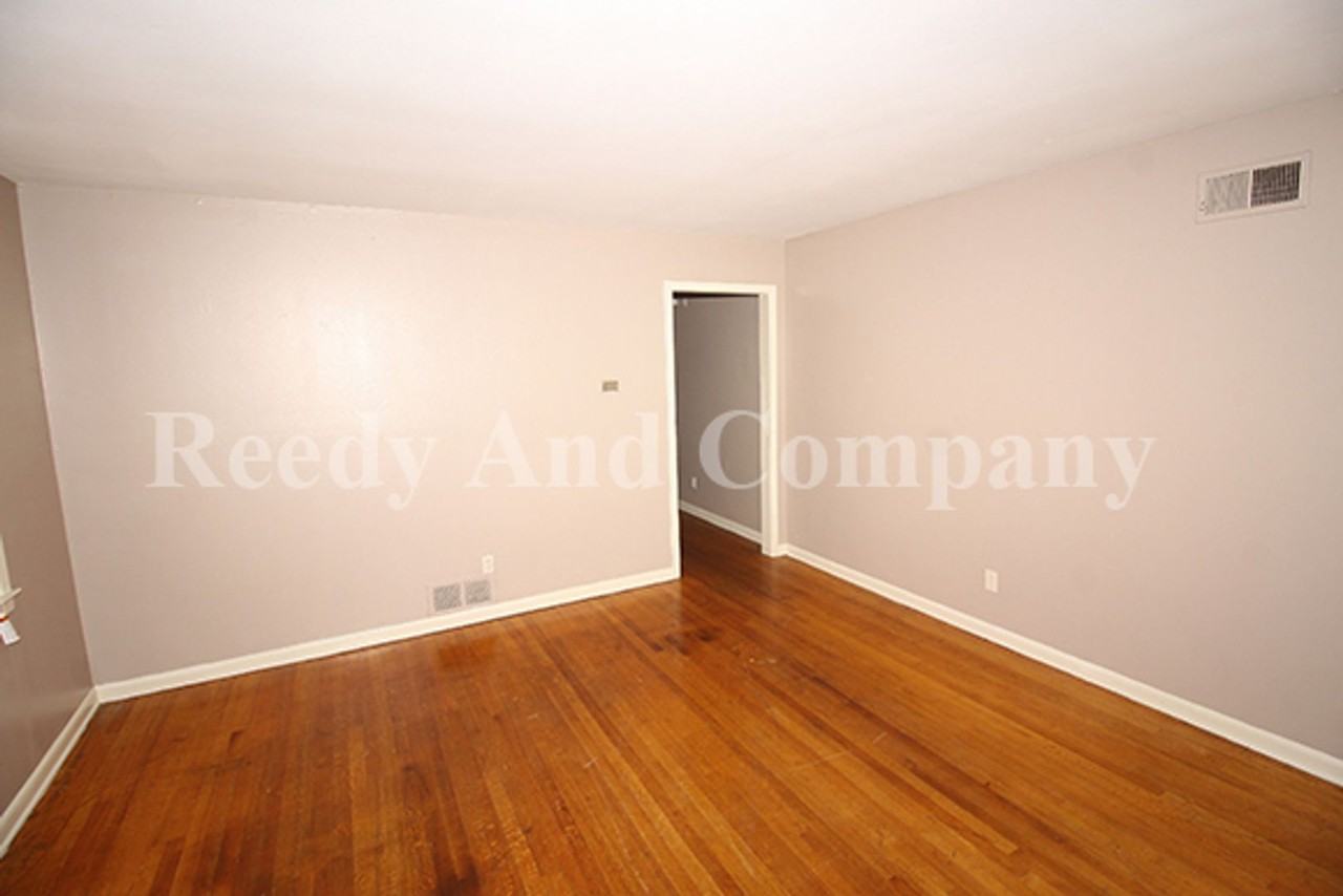 848 Biggs St - Photo 3 of 15