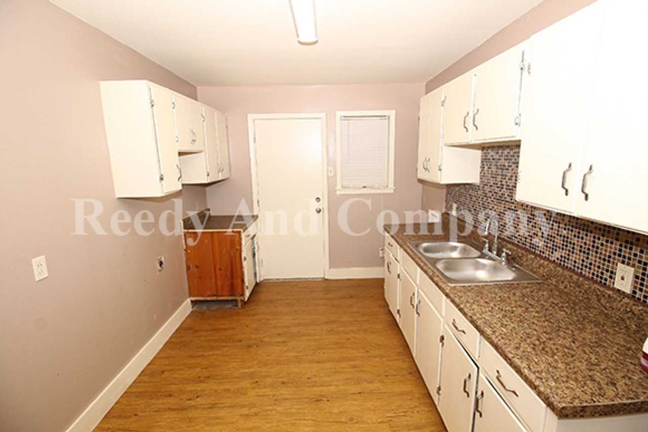 848 Biggs St - Photo 6 of 15