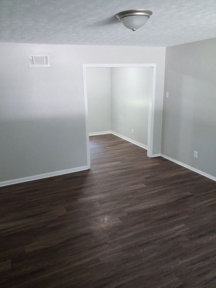 3554 N Watkins St - Photo 2 of 8