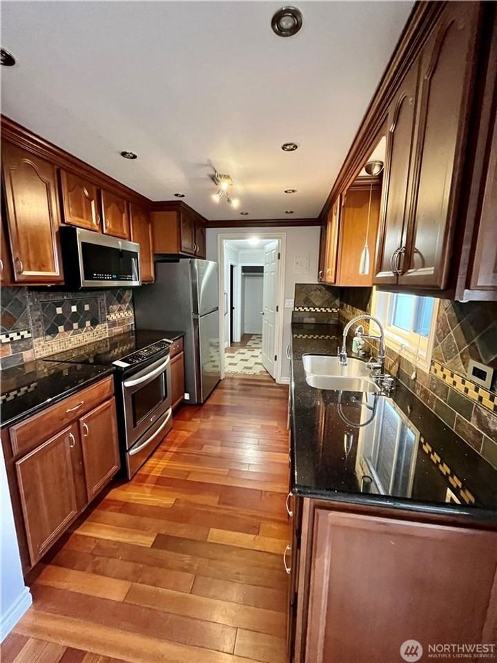 16836 123rd Ave Se - Photo 3 of 15