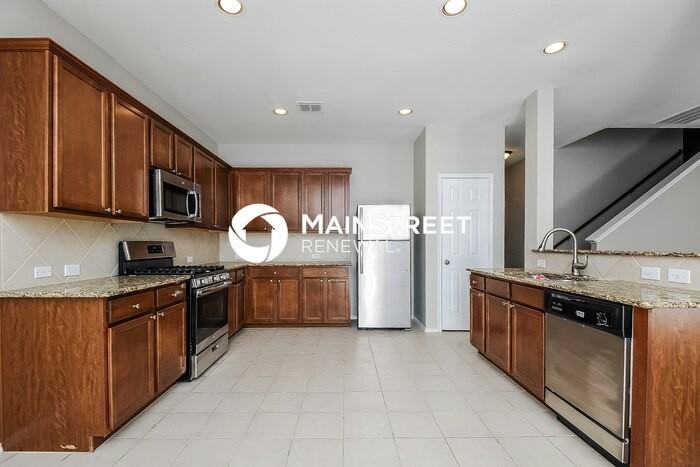 12172 Walden Wood Dr - Photo 7 of 17