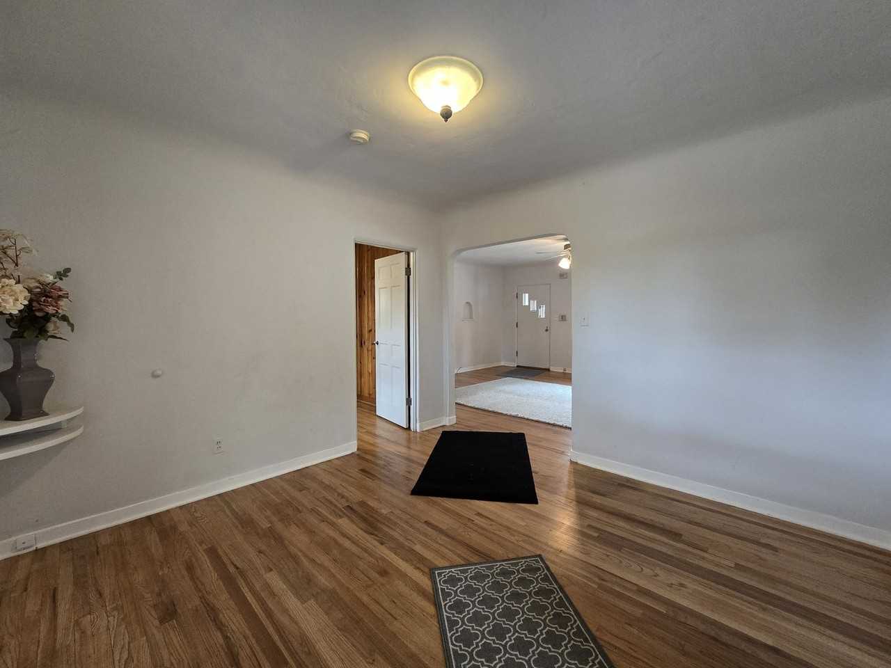 1304 Galisteo Pkwy - Photo 5 of 32