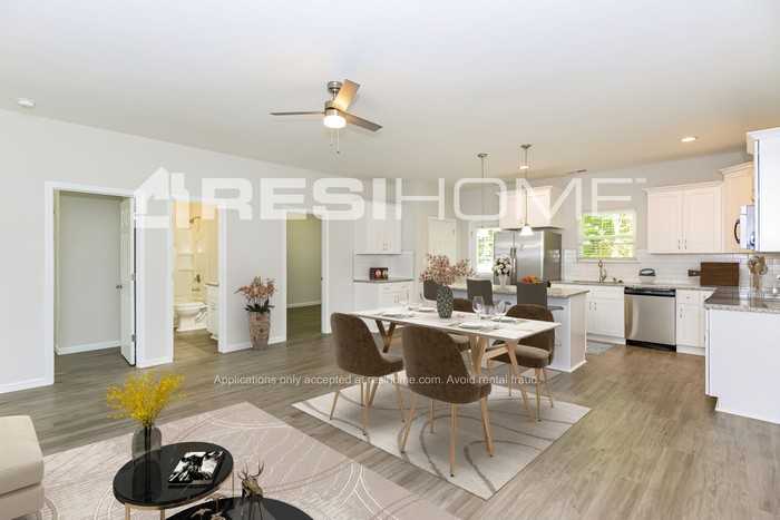 1720 Taylor Ave - Photo 4 of 20